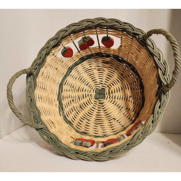 Vitg Wicker Basket with Side Fruit Cut-Outs & Handles(Measurement in Descrption) - Picture 3 of 5